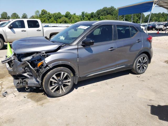  Salvage Nissan Kicks