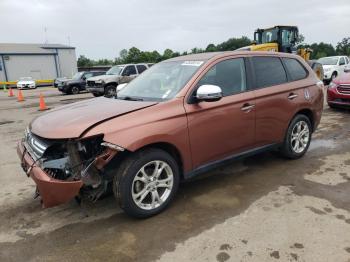  Salvage Mitsubishi Outlander