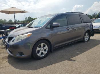  Salvage Toyota Sienna