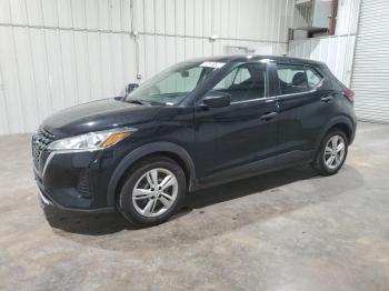  Salvage Nissan Kicks