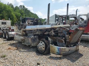  Salvage Peterbilt 579