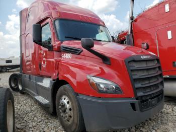  Salvage Freightliner Cascadia 1