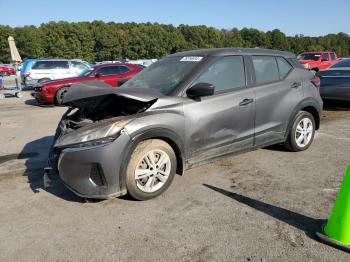  Salvage Nissan Kicks