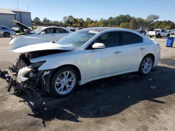  Salvage Nissan Maxima