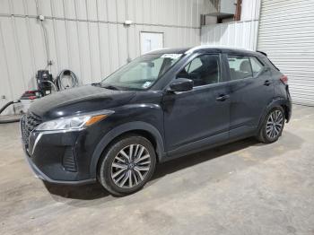  Salvage Nissan Kicks