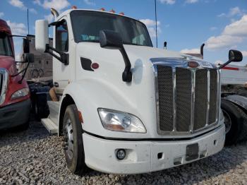  Salvage Peterbilt 579