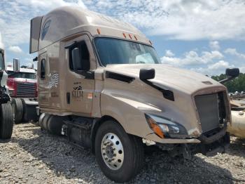  Salvage Freightliner Cascadia 1