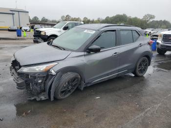  Salvage Nissan Kicks