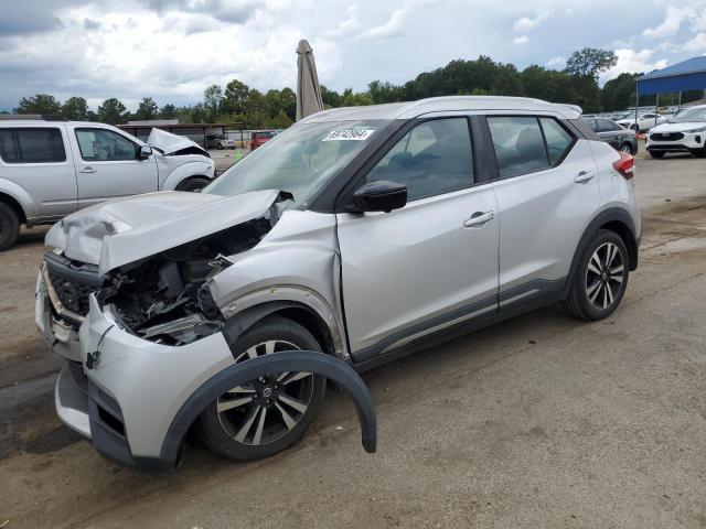  Salvage Nissan Kicks