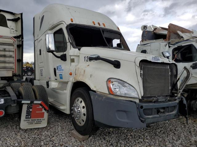  Salvage Freightliner Cascadia 1