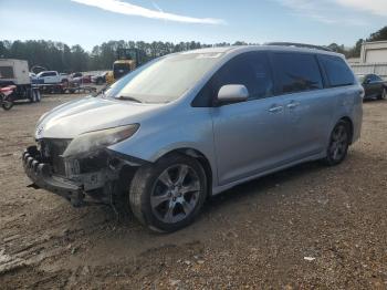  Salvage Toyota Sienna