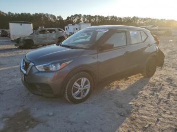  Salvage Nissan Kicks