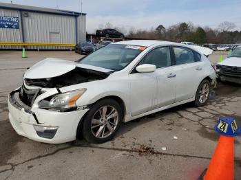  Salvage Nissan Altima