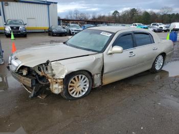  Salvage Lincoln Towncar