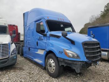  Salvage Freightliner Cascadia 1