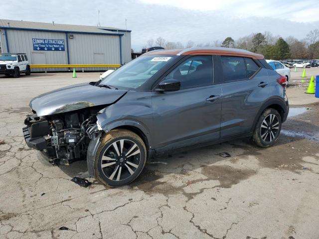  Salvage Nissan Kicks