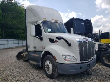  Salvage Peterbilt 579