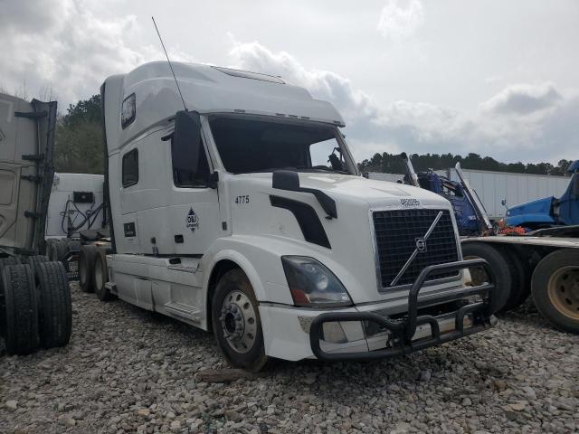  Salvage Volvo Vnl