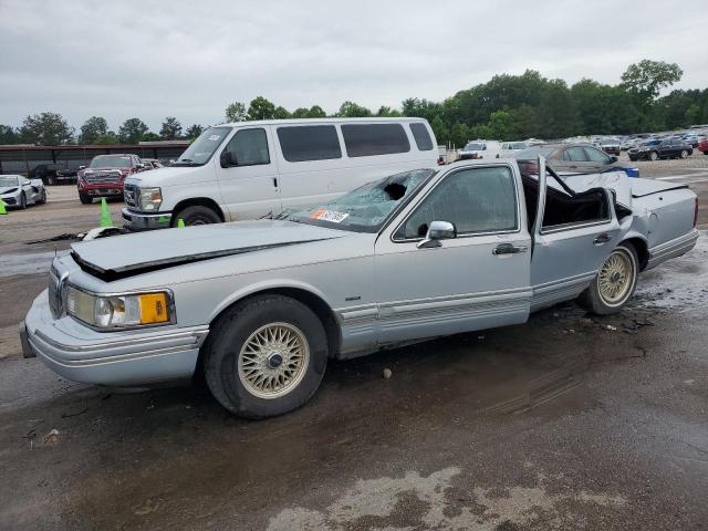  Salvage Lincoln Towncar