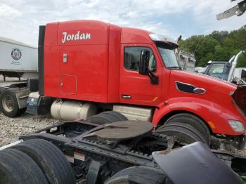  Salvage Peterbilt 579