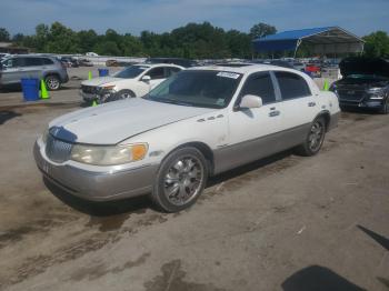  Salvage Lincoln Towncar