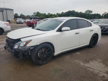  Salvage Nissan Maxima