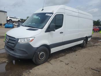  Salvage Mercedes-Benz Sprinter