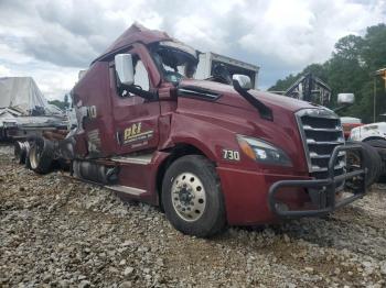  Salvage Freightliner Cascadia 1