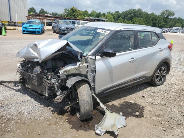  Salvage Nissan Kicks