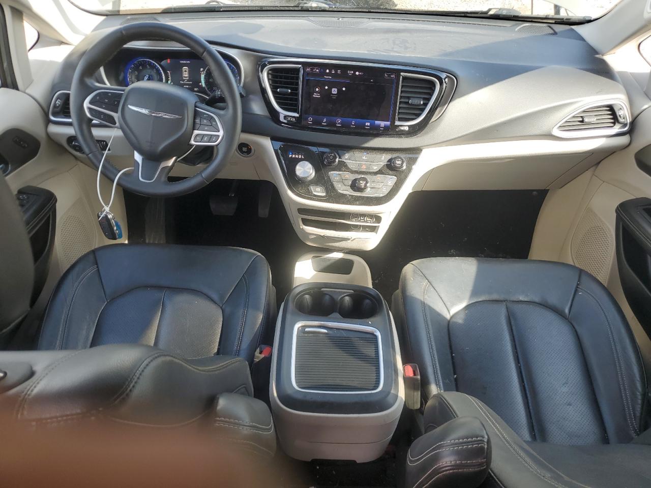 Chrysler Pacifica Touring L Image 13