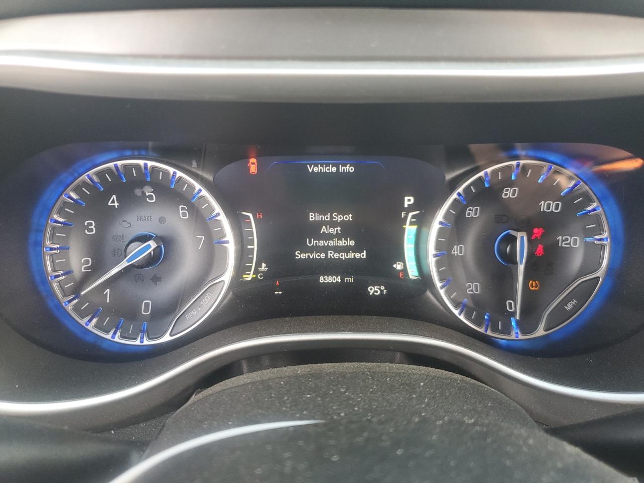 Chrysler Pacifica Touring L Image 10