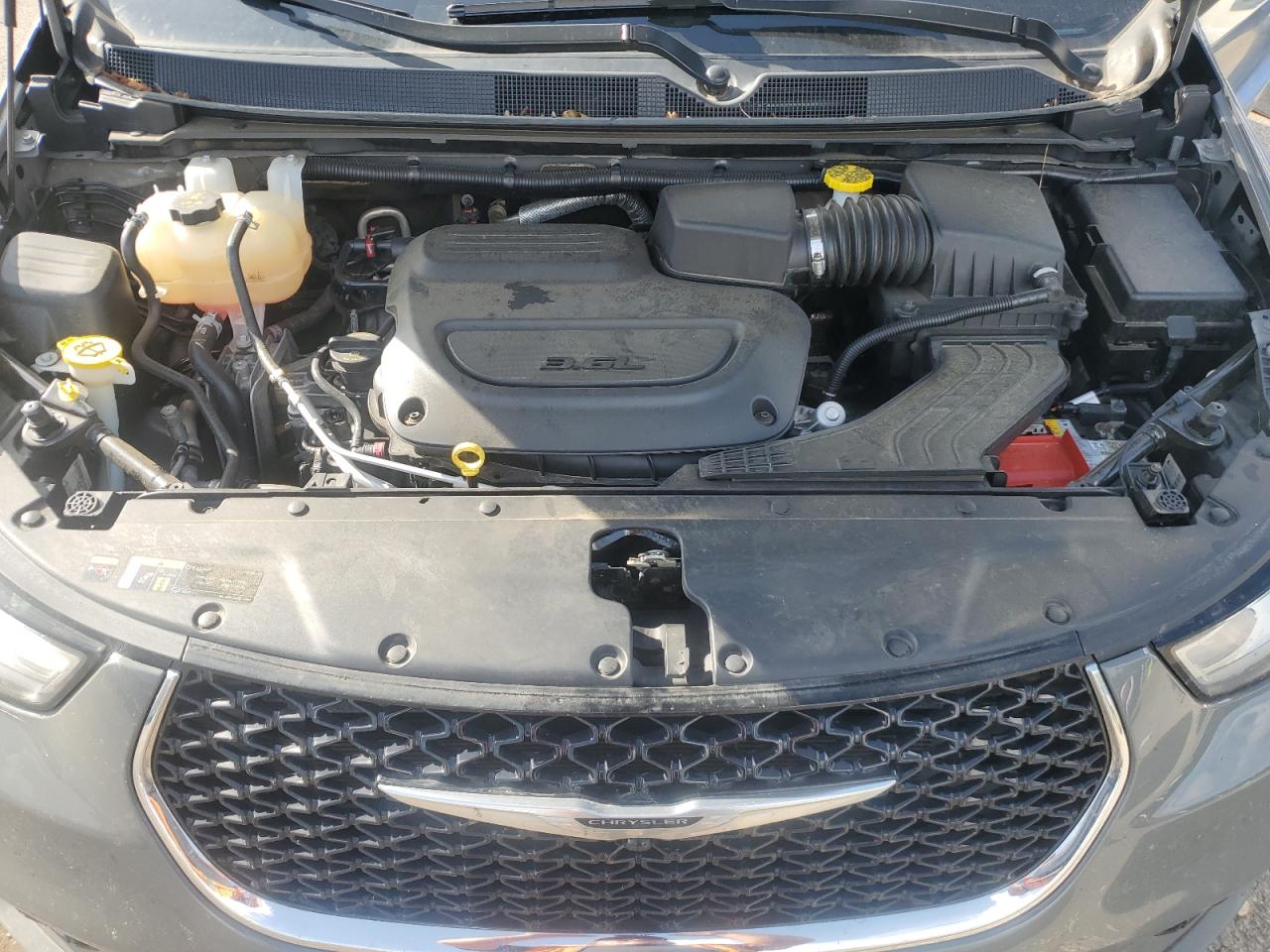 Chrysler Pacifica Touring L Image 11