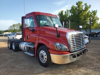  Salvage Freightliner Cascadia 1