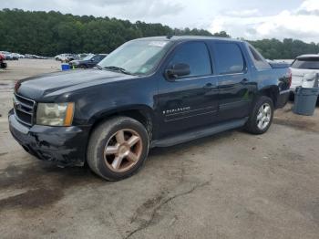  Salvage Chevrolet Avalanche