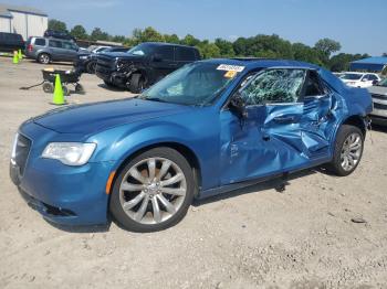  Salvage Chrysler 300