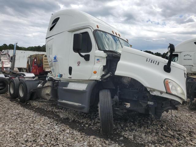  Salvage Freightliner Cascadia 1