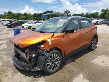  Salvage Nissan Kicks
