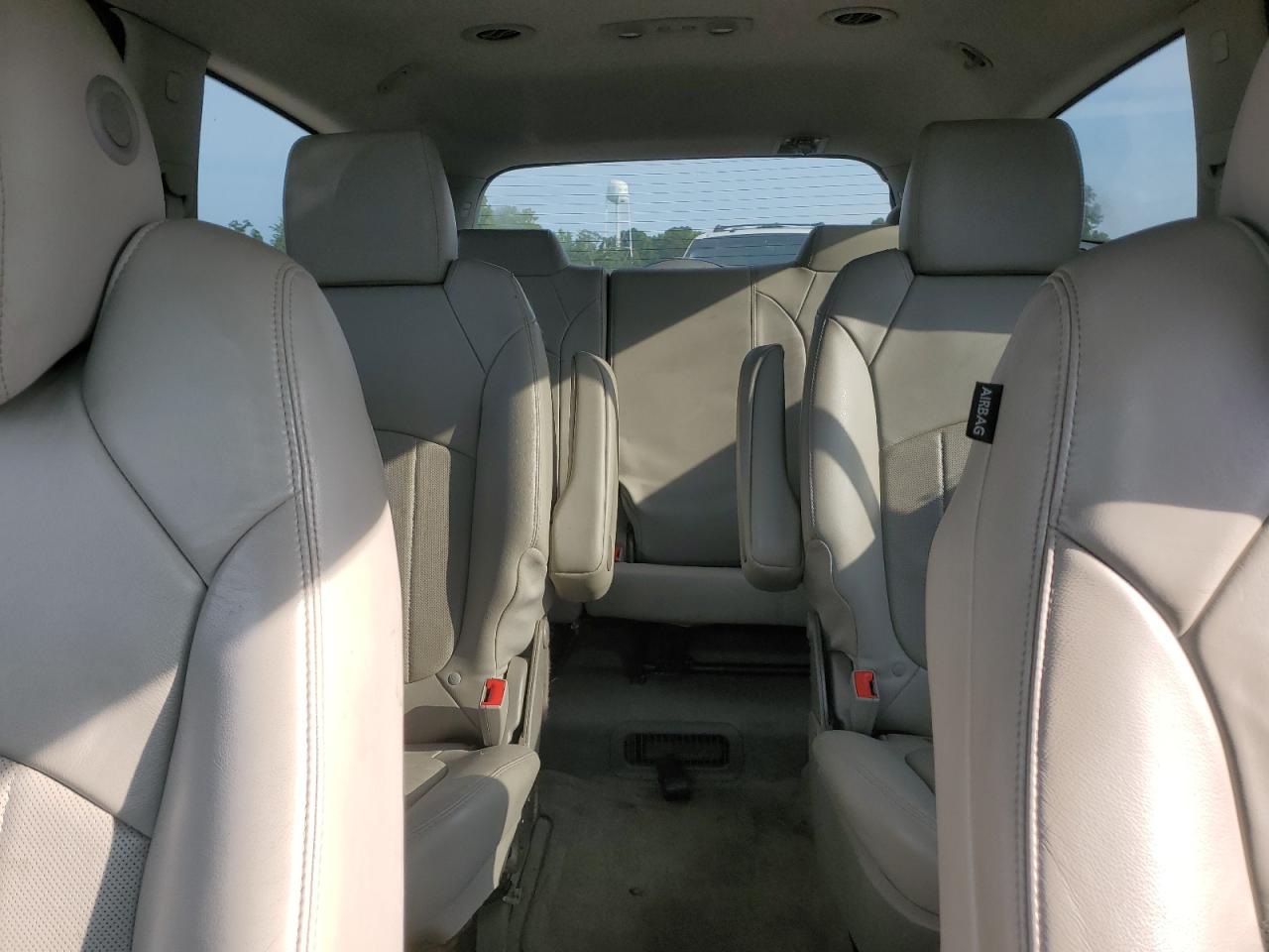 Buick Enclave Image 6