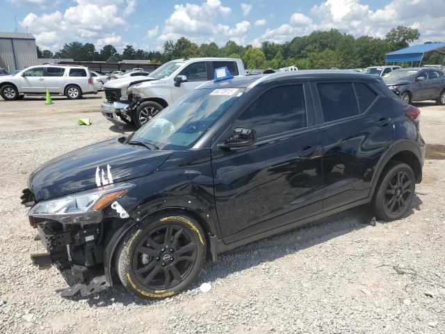  Salvage Nissan Kicks
