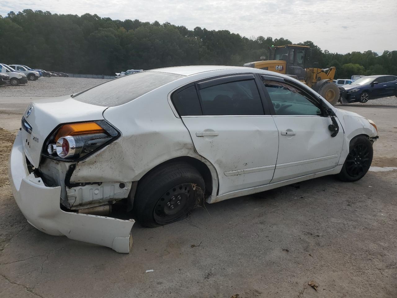 Nissan Altima Base Image 3