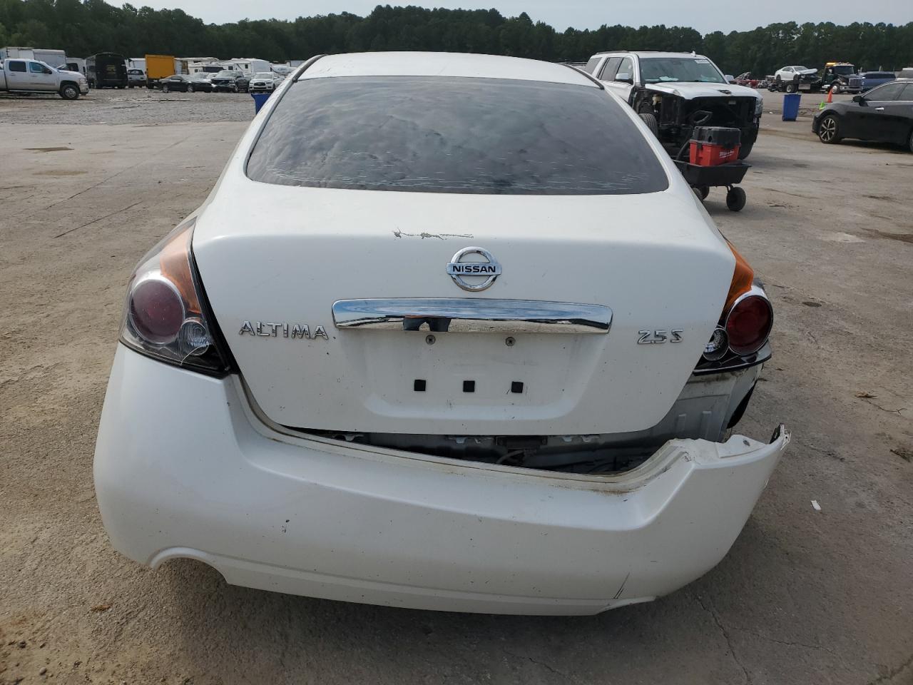 Nissan Altima Base Image 6