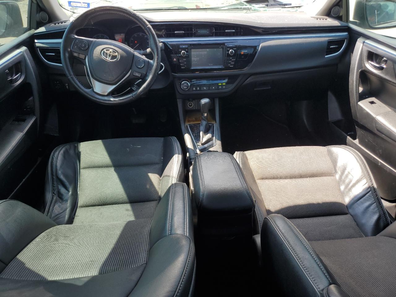 Toyota Corolla L Image 2