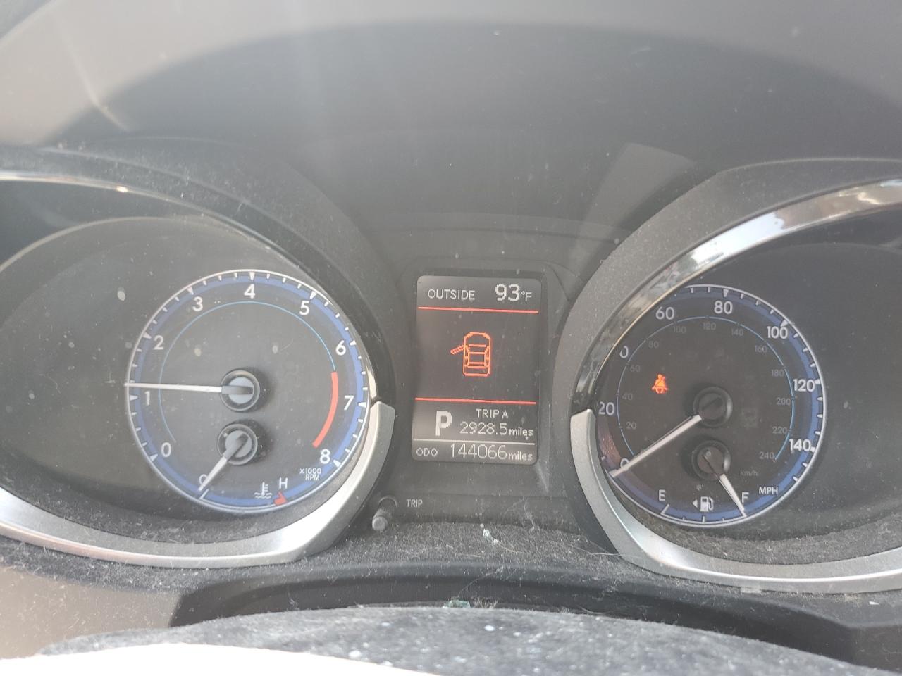 Toyota Corolla L Image 6