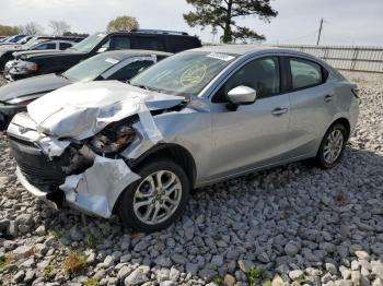  Salvage Toyota Yaris