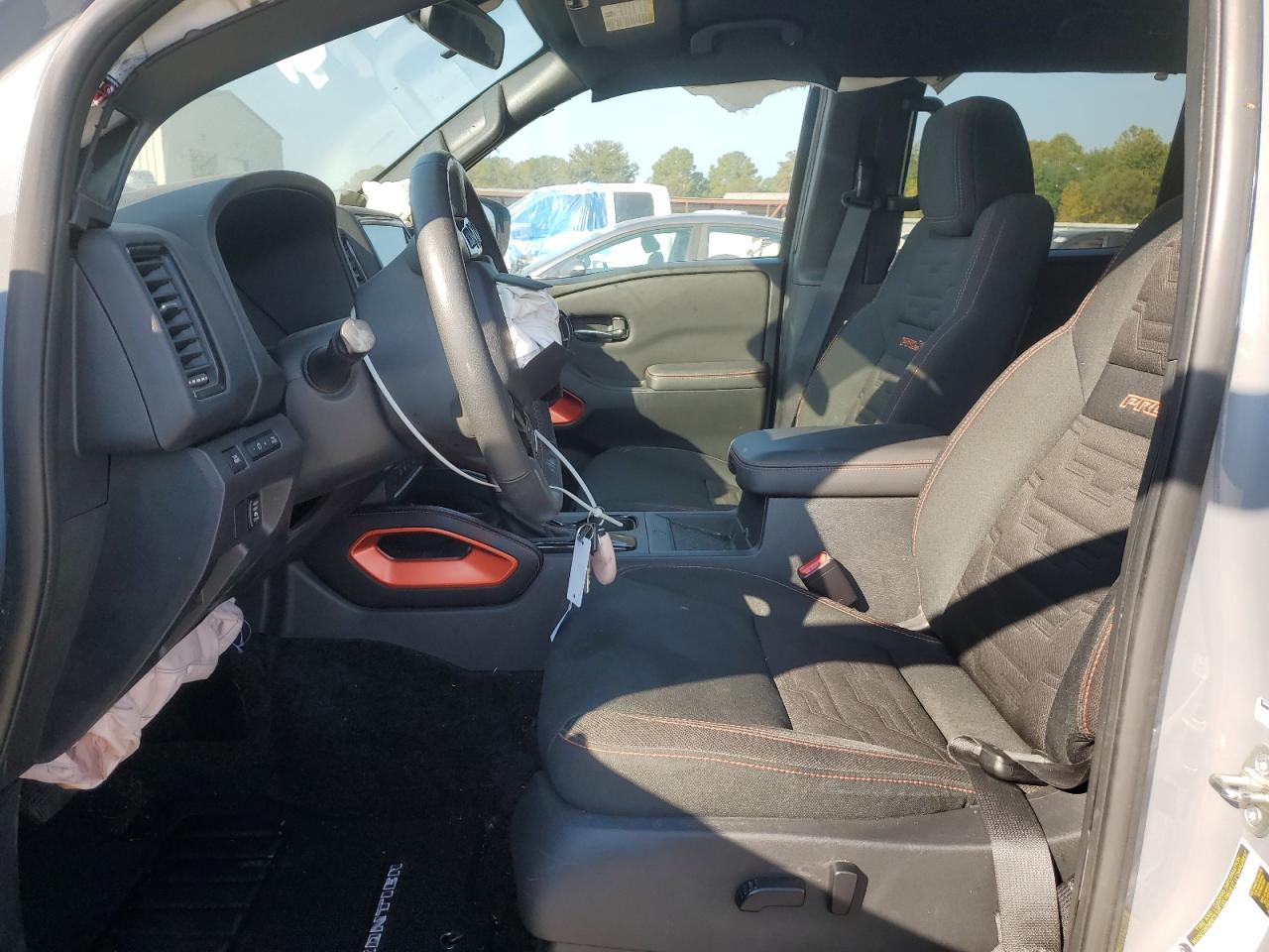 Nissan Frontier S Image 10