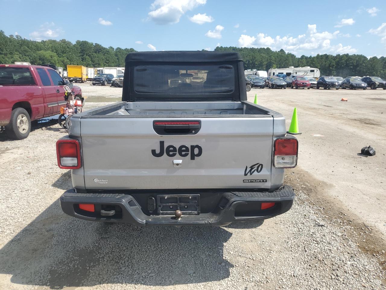 Jeep Gladiator Sport Image 8