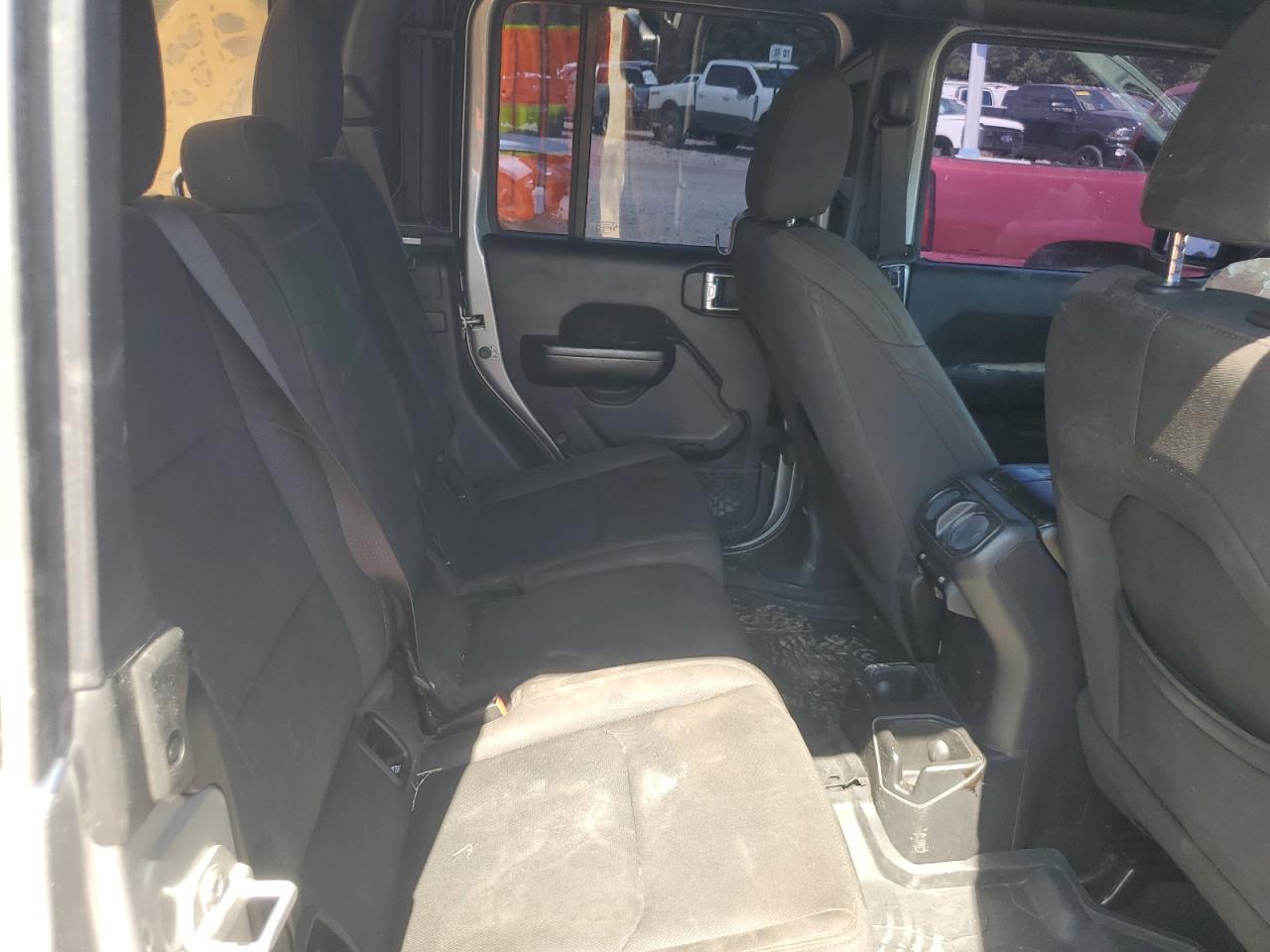 Jeep Gladiator Sport Image 11