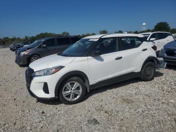  Salvage Nissan Kicks