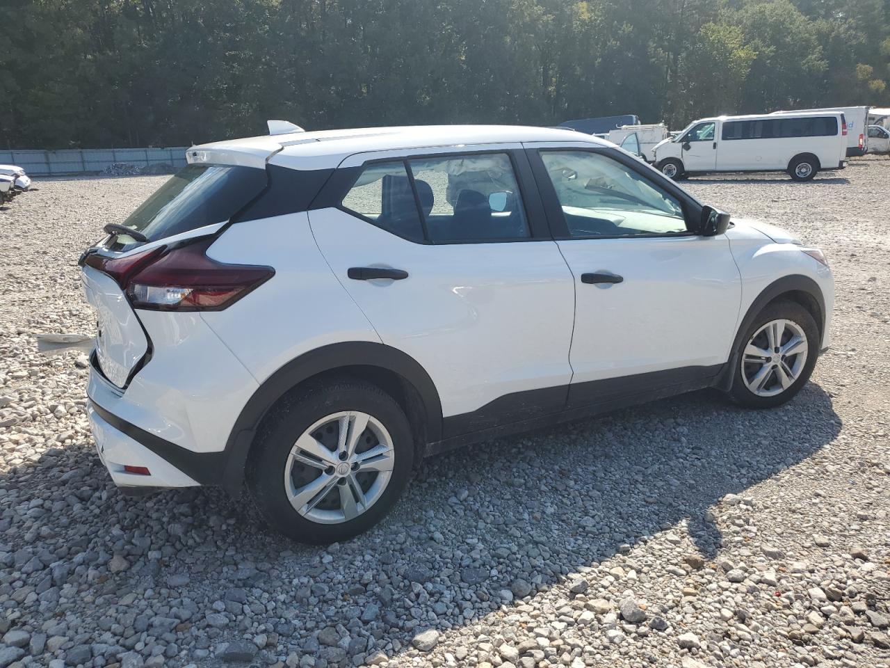 Nissan Kicks S Image 13