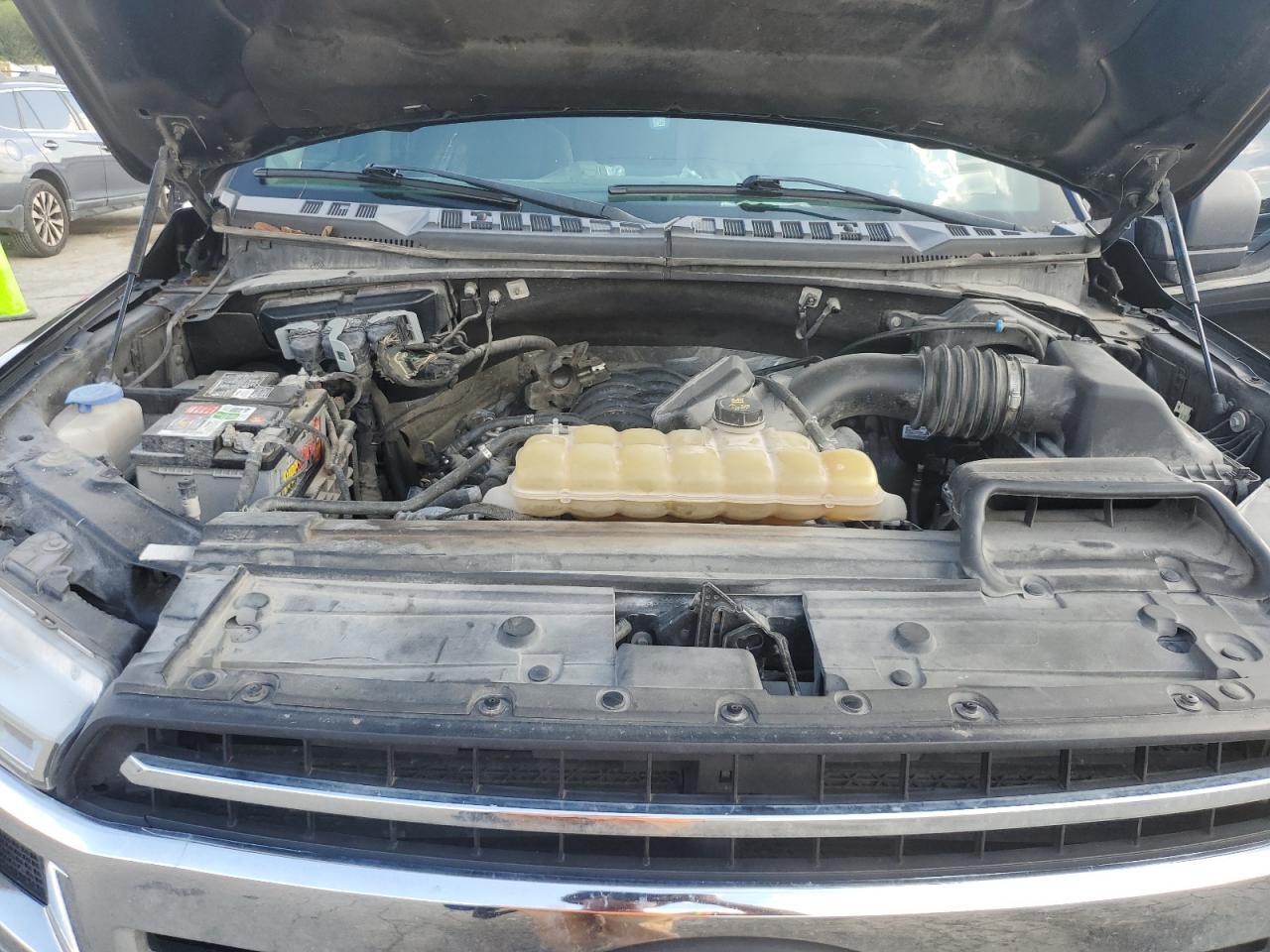 Ford F-150 Supercrew Image 11